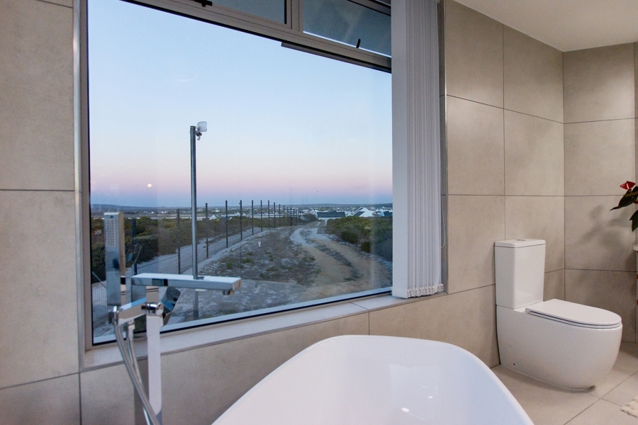 5 Bedroom Property for Sale in Paradise Beach Western Cape